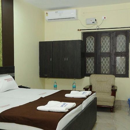 Tripura Sundari Residency Hotel Madanapalle Buitenkant foto