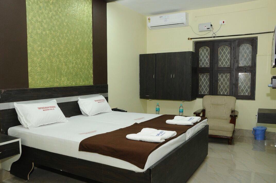 Tripura Sundari Residency Hotel Madanapalle Buitenkant foto