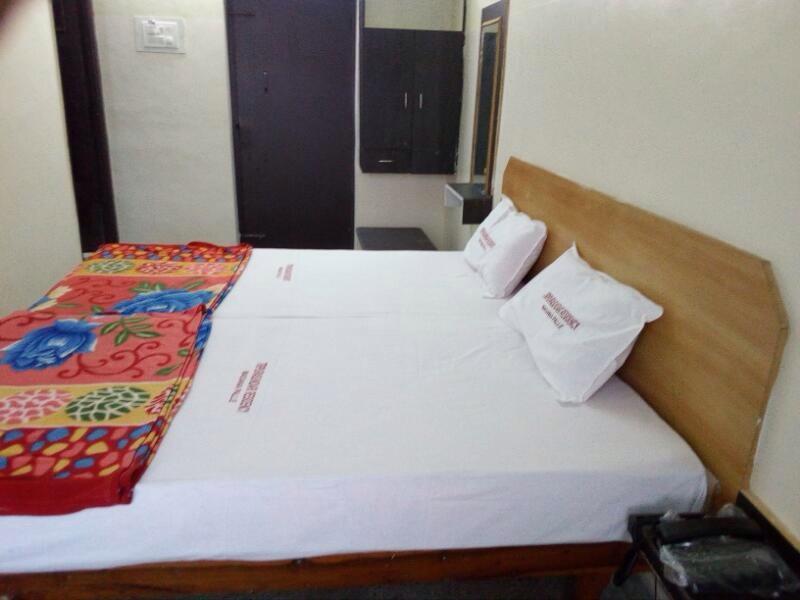 Tripura Sundari Residency Hotel Madanapalle Buitenkant foto